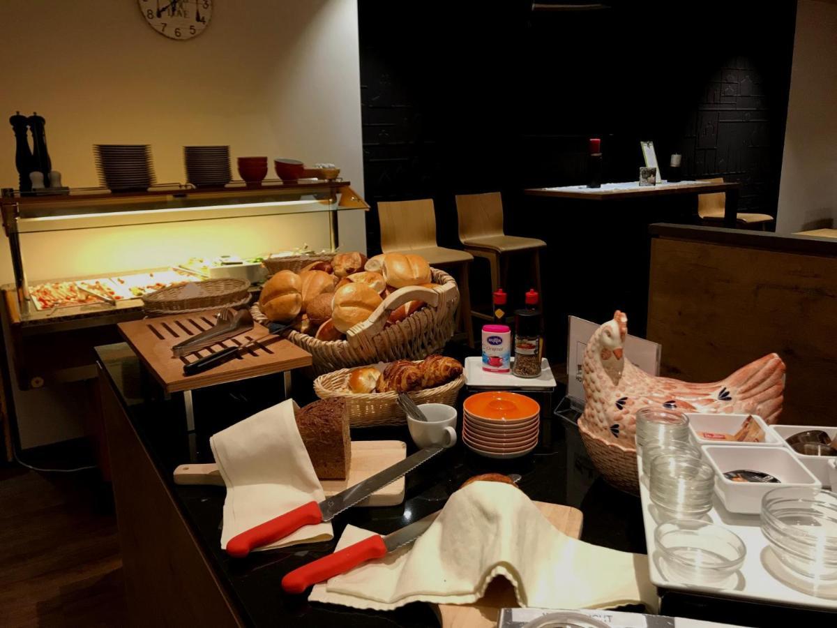 Hotel Goll Pforzheim-Niefern Ngoại thất bức ảnh