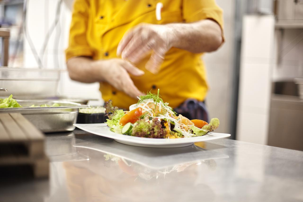 Hotel Goll Pforzheim-Niefern Ngoại thất bức ảnh