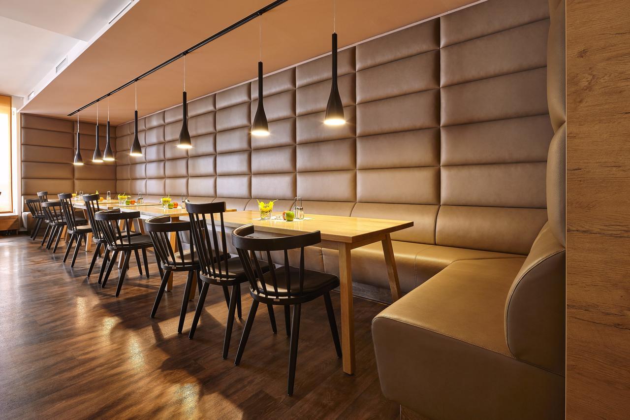 Hotel Goll Pforzheim-Niefern Ngoại thất bức ảnh