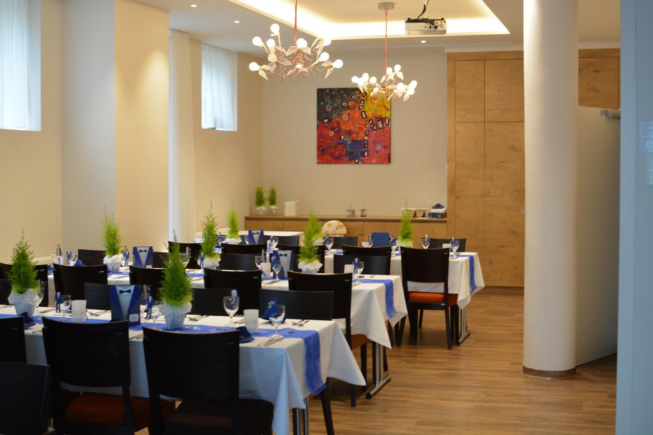 Hotel Goll Pforzheim-Niefern Ngoại thất bức ảnh