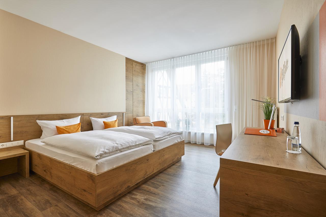 Hotel Goll Pforzheim-Niefern Ngoại thất bức ảnh