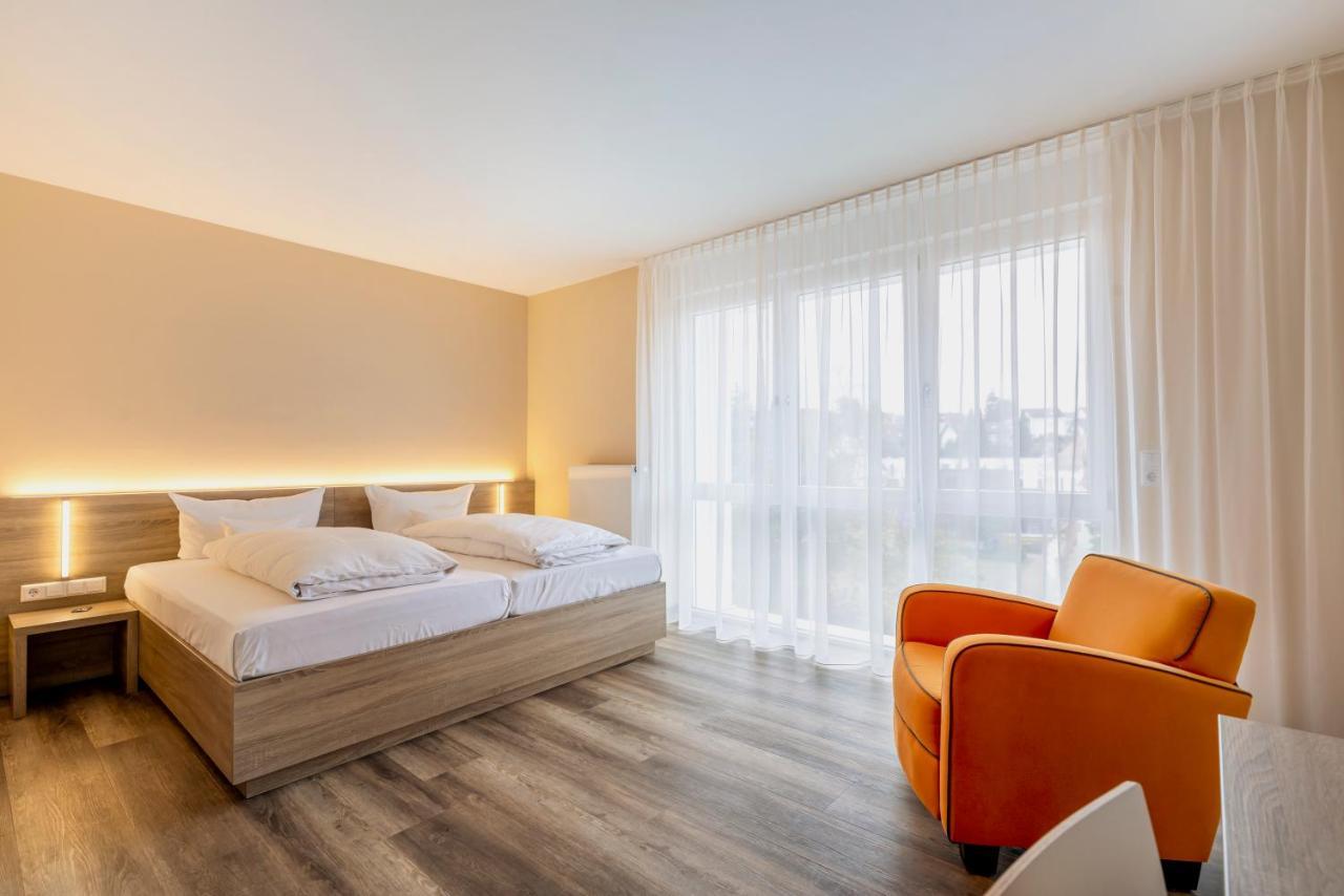 Hotel Goll Pforzheim-Niefern Ngoại thất bức ảnh